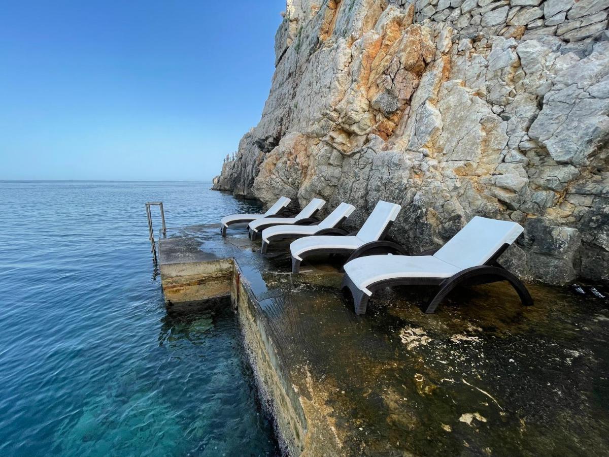 Royal Bay *